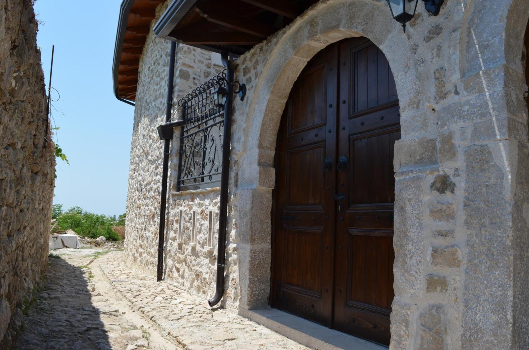The House Of Dollma , Inside Kruja Castle Hotel Eksteriør billede