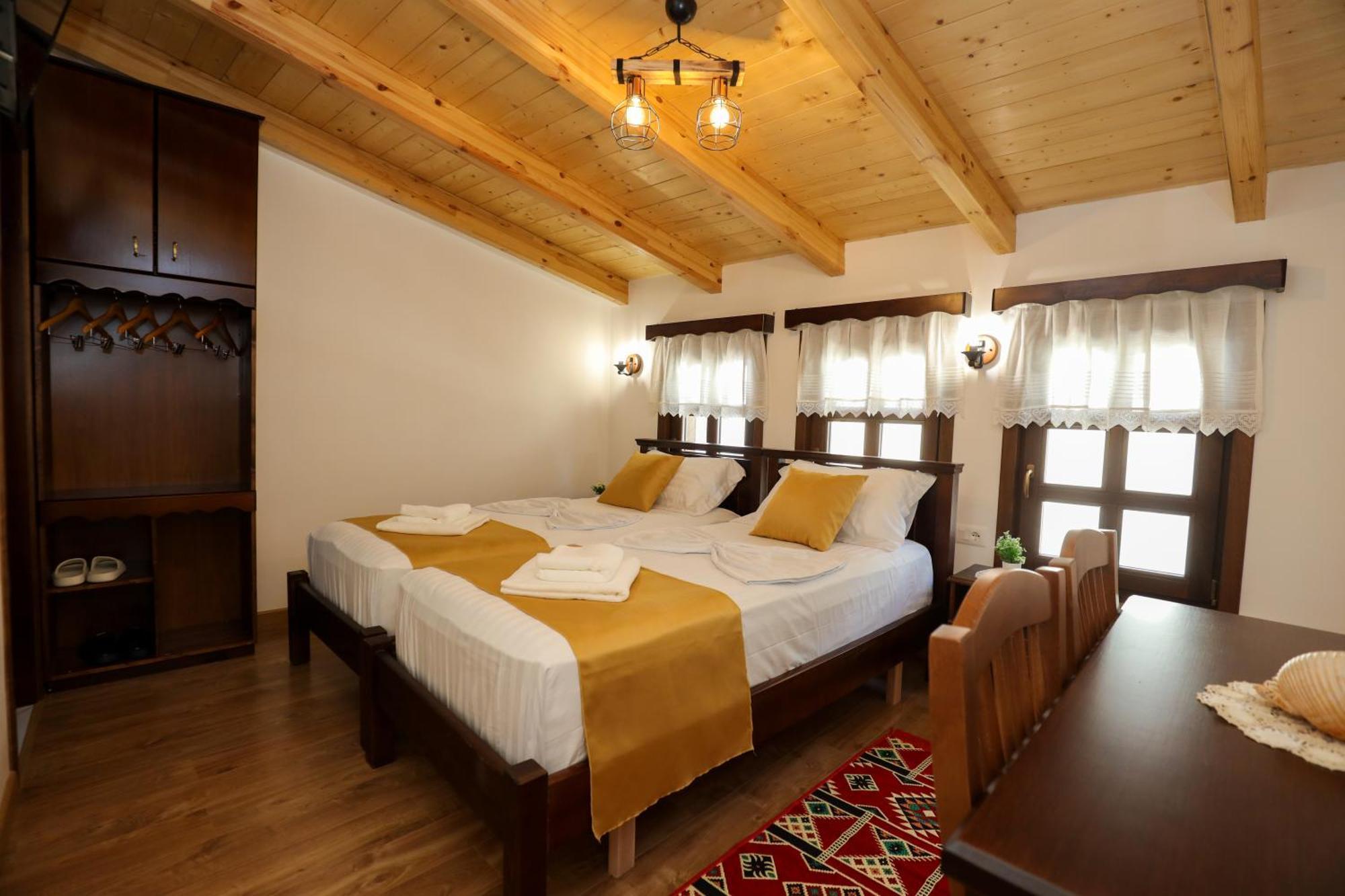 The House Of Dollma , Inside Kruja Castle Hotel Værelse billede