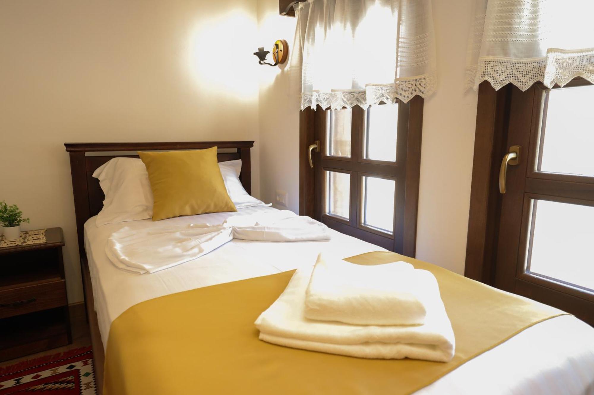 The House Of Dollma , Inside Kruja Castle Hotel Værelse billede