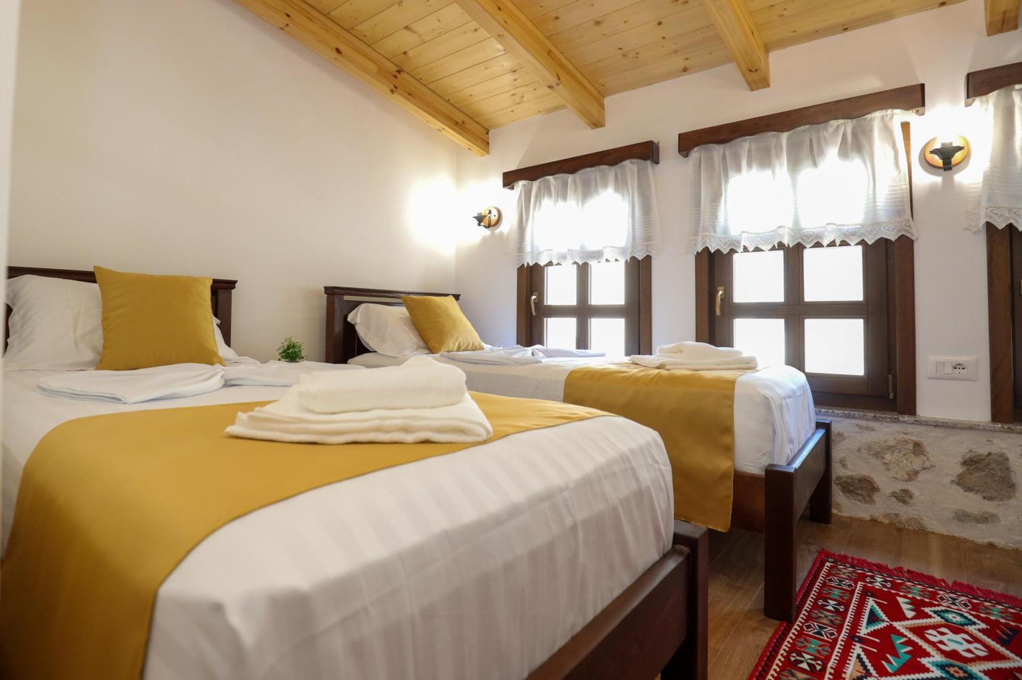 The House Of Dollma , Inside Kruja Castle Hotel Værelse billede