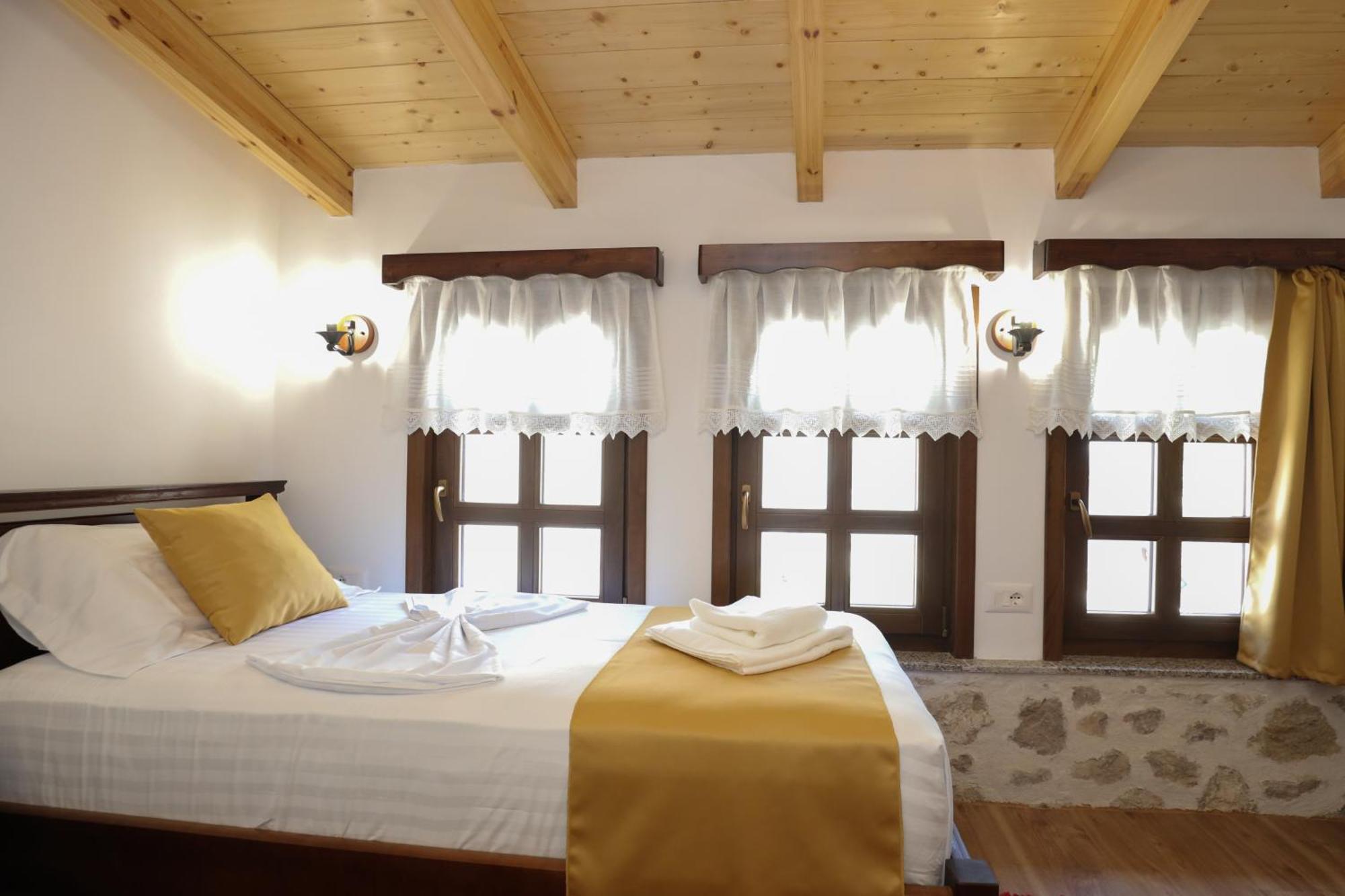 The House Of Dollma , Inside Kruja Castle Hotel Eksteriør billede