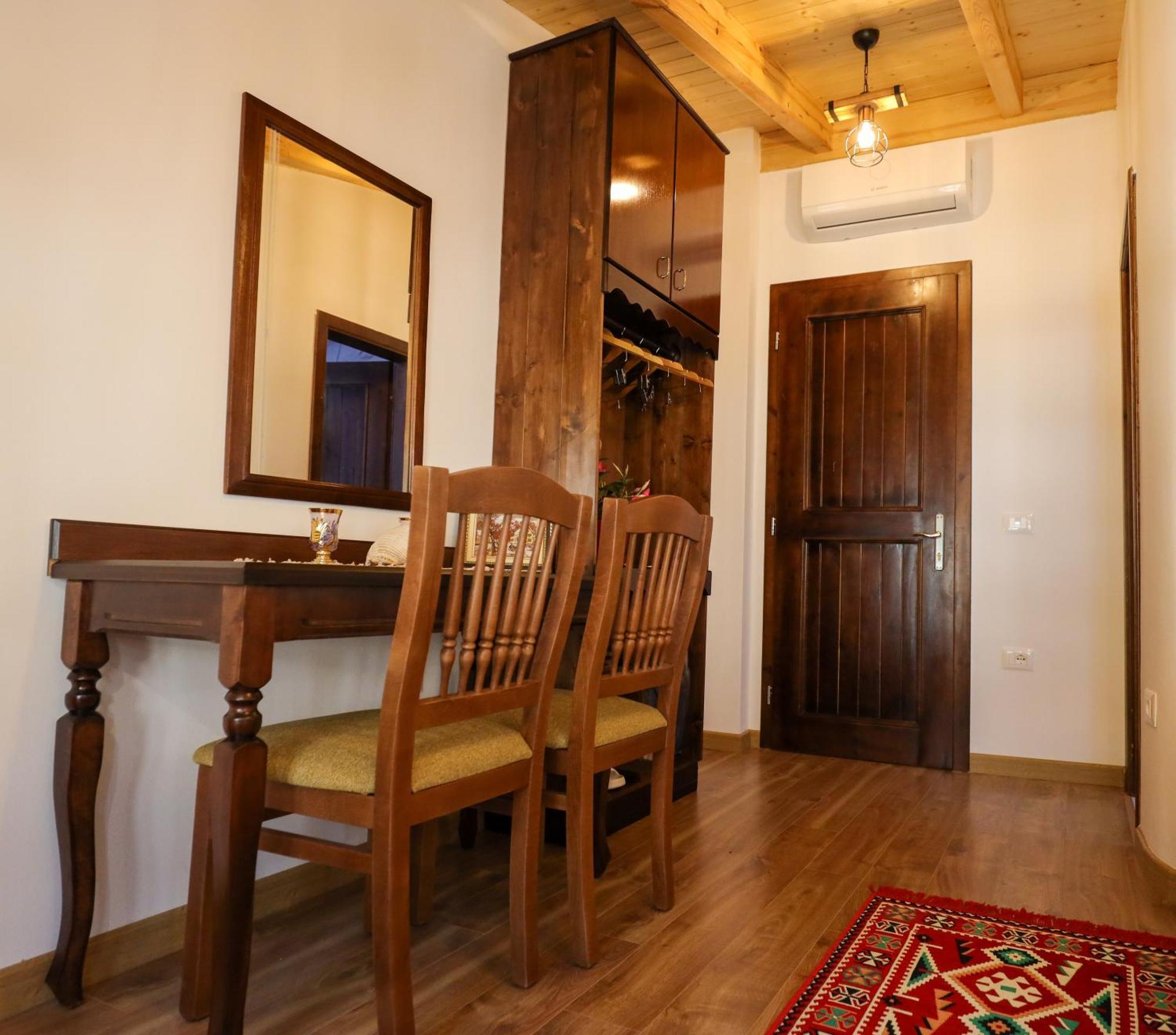 The House Of Dollma , Inside Kruja Castle Hotel Eksteriør billede