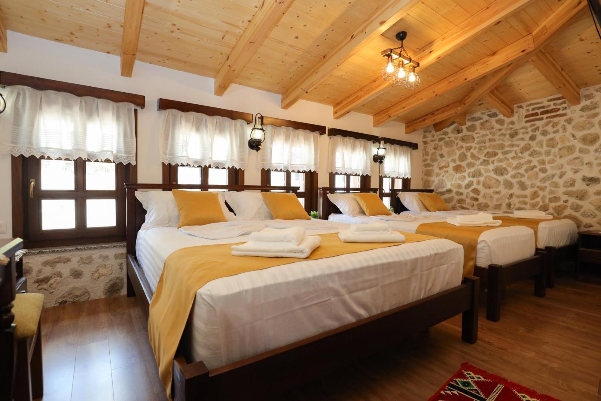 The House Of Dollma , Inside Kruja Castle Hotel Værelse billede