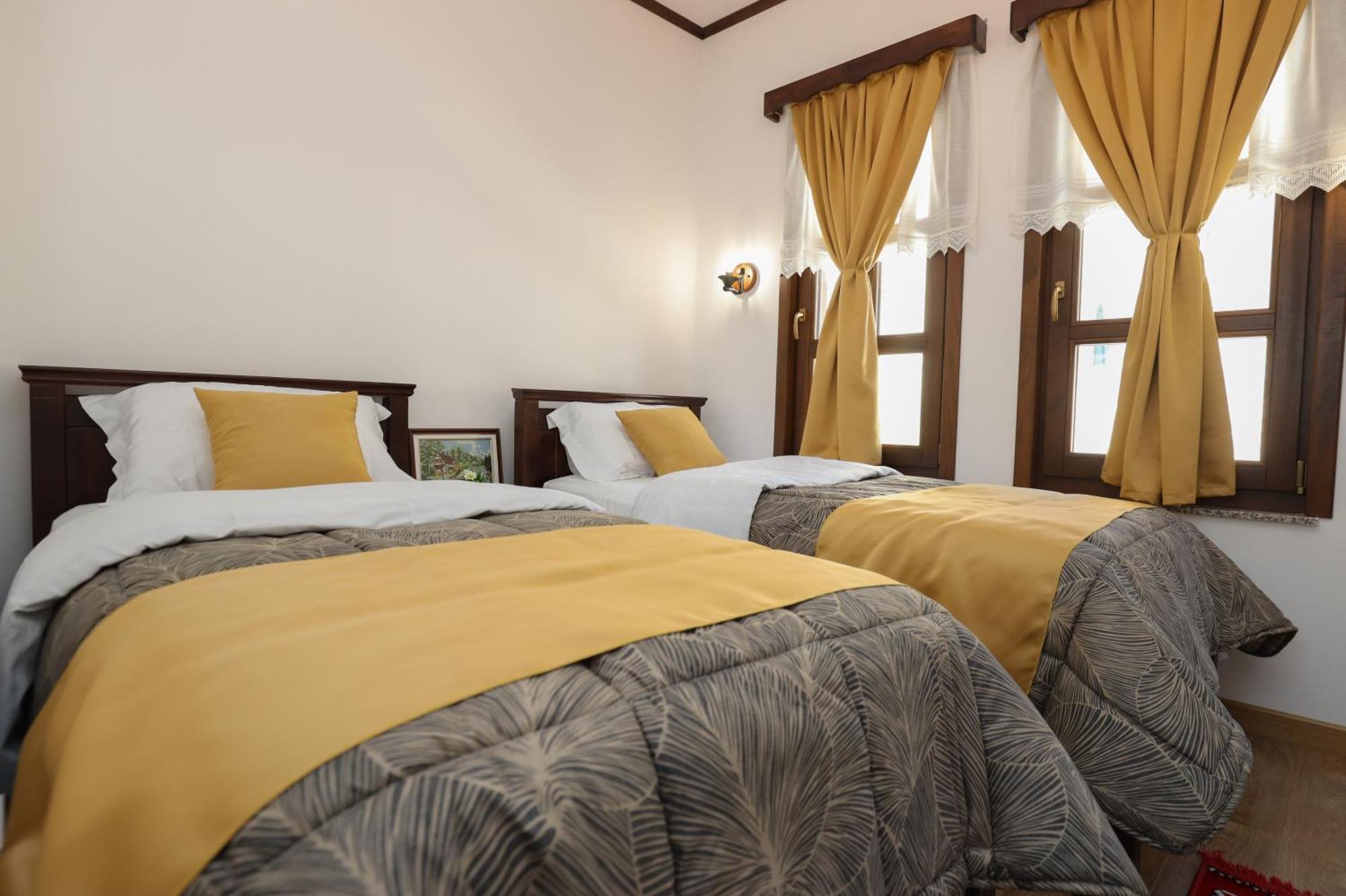 The House Of Dollma , Inside Kruja Castle Hotel Værelse billede