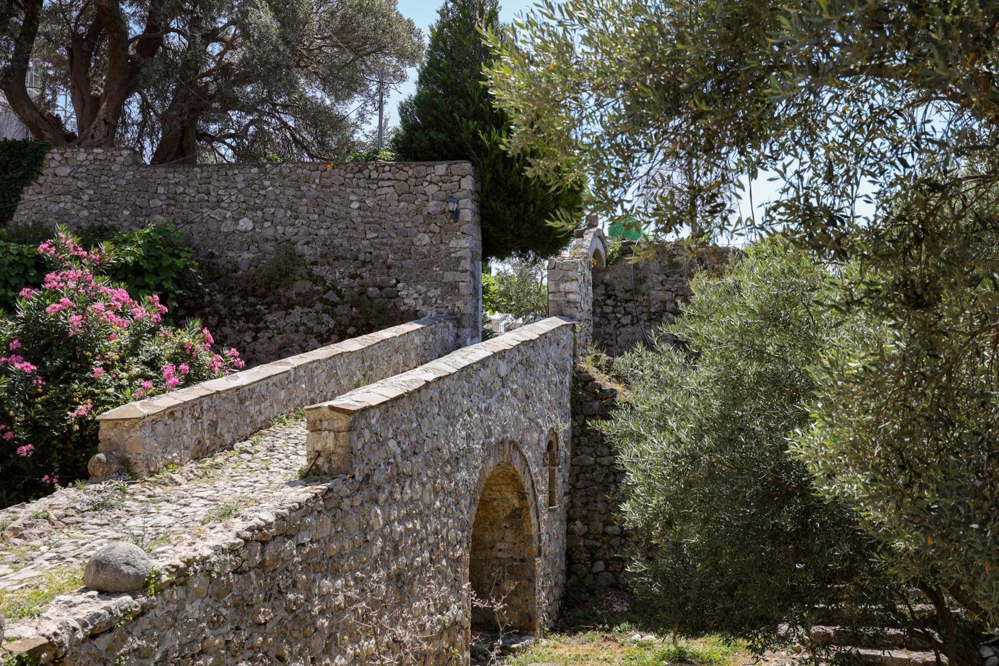 The House Of Dollma , Inside Kruja Castle Hotel Eksteriør billede